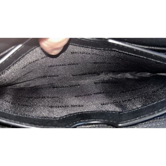 Michael Kors Jet Set Pebbled Leather Smartphone Black Crossbody Authenticated - Picture 9 of 15